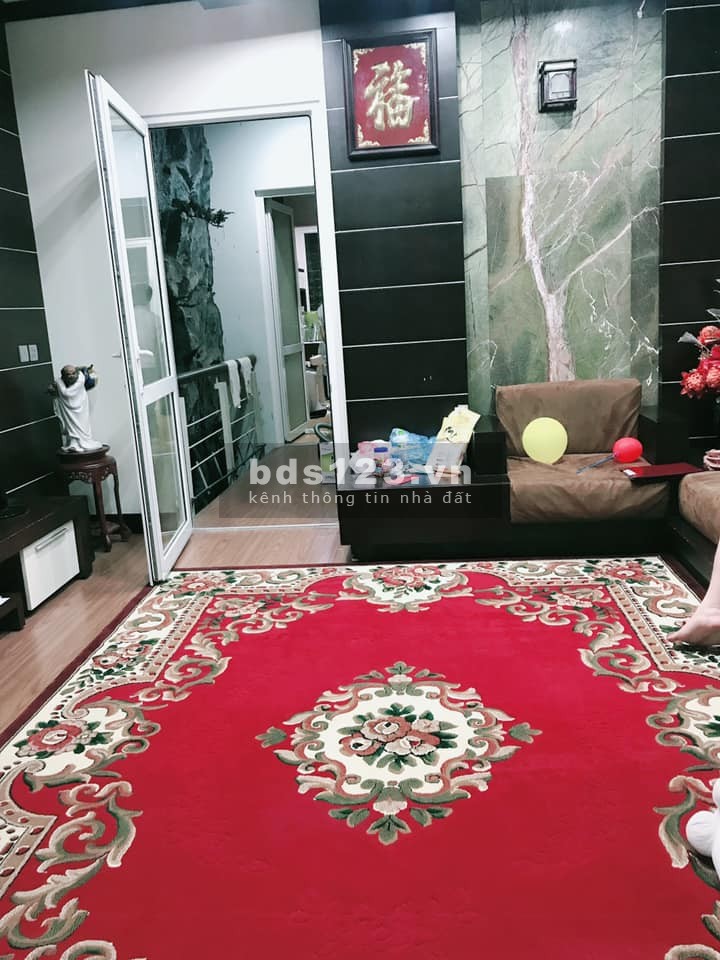 Cần bán nhà Nguyễn Văn Cừ Long Biên, dt 90m2 nhỉnh 12 tỷ, kinh doanh ô tô tránh