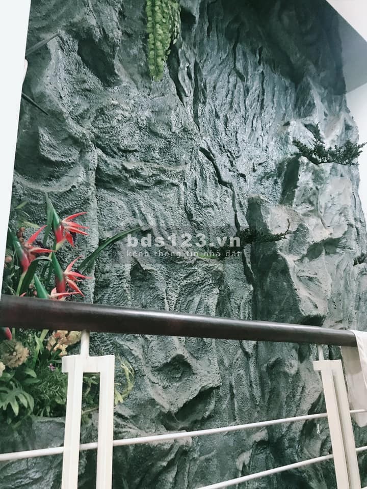 Cần bán nhà Nguyễn Văn Cừ Long Biên, dt 90m2 nhỉnh 12 tỷ, kinh doanh ô tô tránh