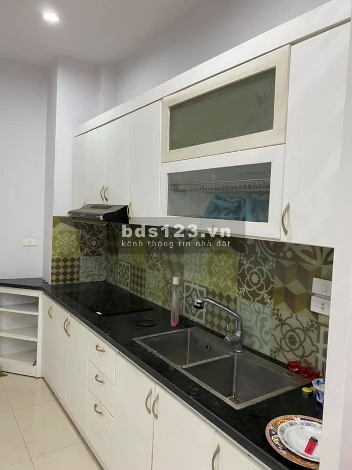 Chuyển công tác bán gấp nhà lô góc Vip Long Biên, giá trên 3 tỷ
