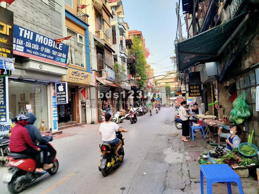 Bán nhà Lê lợi, DT 40mx5, vị trí kinh doanh đắc địa, ôtô đỗ cửa, cho thuê 360tr/năm
