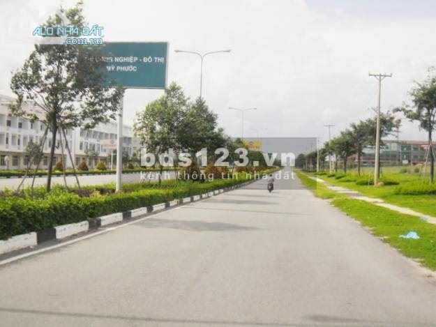Cần tiền trả nợ gđ cần bán gấp căn nhà trọ 300m2(10x30) ngay chợ tự phát Mỹ Phước 3.