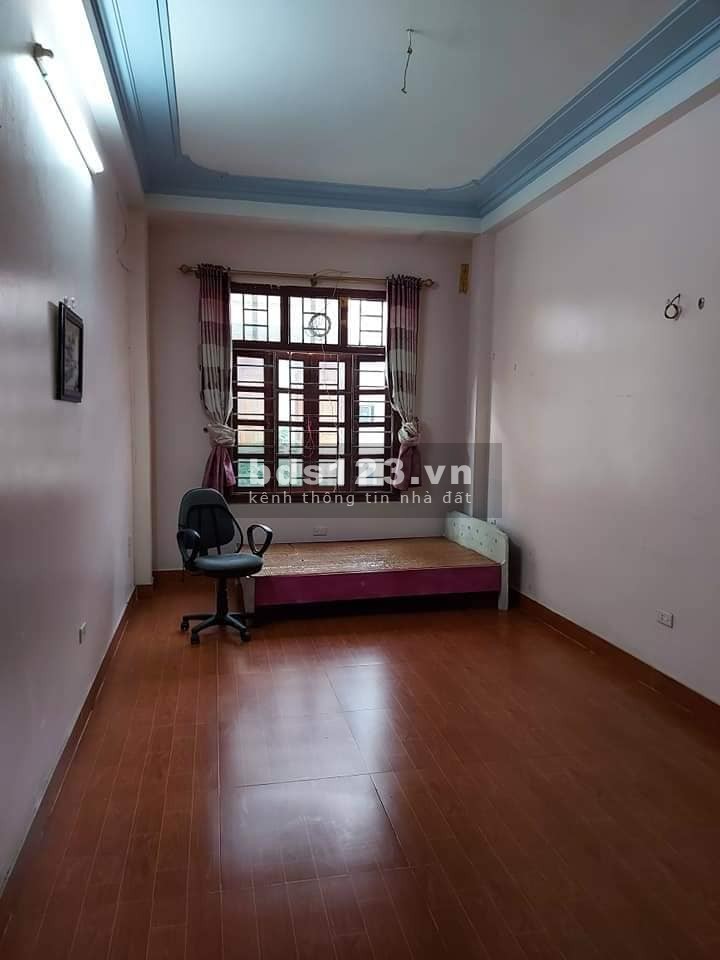 Nhà đẹp ô tô đỗ cửa ngay Bưu điện Hà Đông 5 tầng 30m2 mặt tiền 4m giá 3,45 tỷ