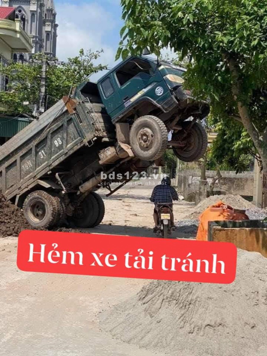 Nhà đẹp 3 lầu hẻm xe tải Thoại Ngọc Hầu Tân Phú nhỉnh 3tỷ