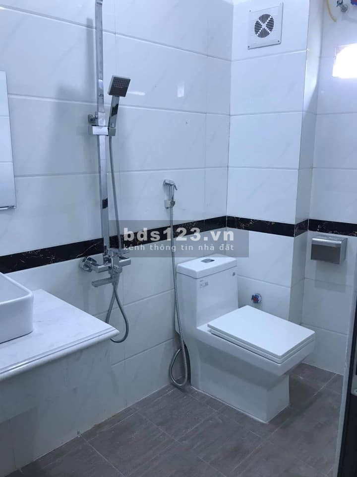 Bán nhà Trịnh Văn Bô Nam Từ Liêm 31m2, 5 tầng đúc, giá 3.1 tỷ