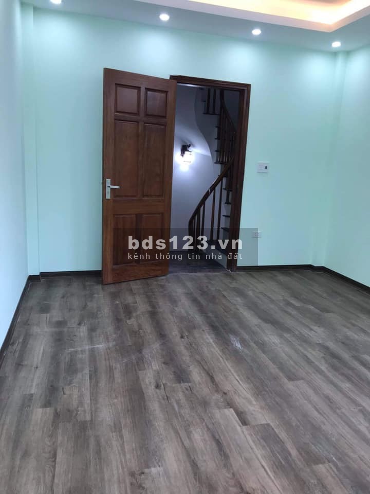 Bán nhà Trịnh Văn Bô Nam Từ Liêm 31m2, 5 tầng đúc, giá 3.1 tỷ