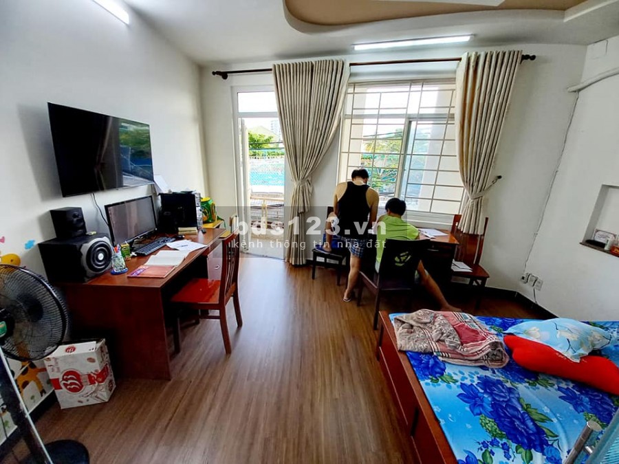 Bán gấp cứu nguy mùa COVID, nhà 2 mặt tiền không lộ giới, chợ Vãi Phú Thọ Hòa giá chỉ 3.8 tỷ