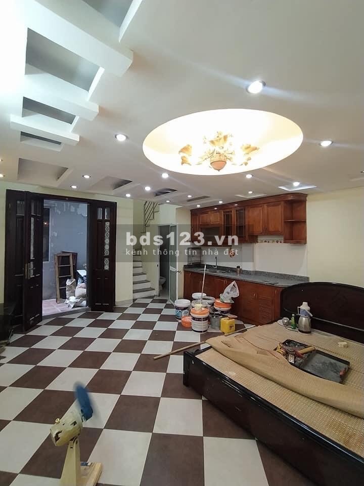 Bán nhà Nguyễn trãi, Thanh Xuân, Diện tích 30m2, 5 tầng, mặt tiền 4.5m, giá 3,2 tỷ