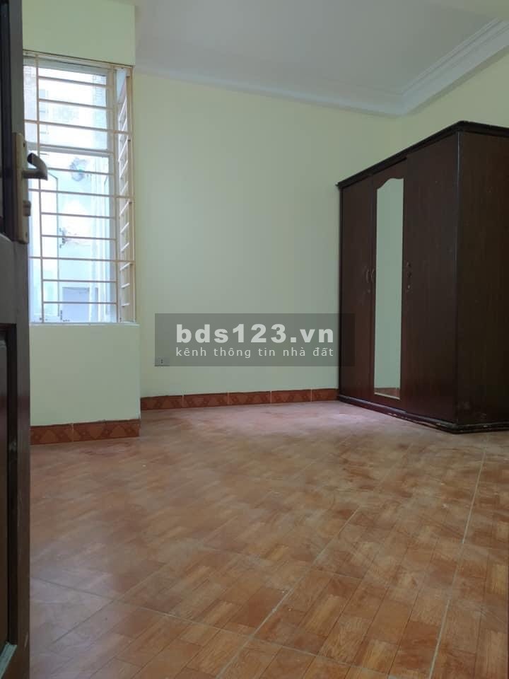 Bán nhà Nguyễn trãi, Thanh Xuân, Diện tích 30m2, 5 tầng, mặt tiền 4.5m, giá 3,2 tỷ