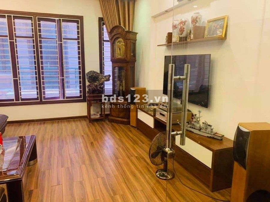 Bán nhà 57m x 5 tầng đường Vạn Phúc Quận Ba Đình, giá 11.2 tỷ