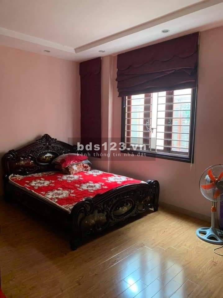 Bán nhà 57m x 5 tầng đường Vạn Phúc Quận Ba Đình, giá 11.2 tỷ