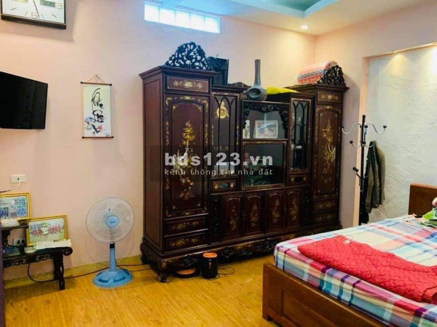 Bán nhà 57m x 5 tầng đường Vạn Phúc Quận Ba Đình, giá 11.2 tỷ