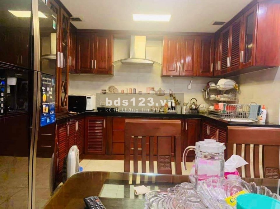 Bán nhà 57m x 5 tầng đường Vạn Phúc Quận Ba Đình, giá 11.2 tỷ