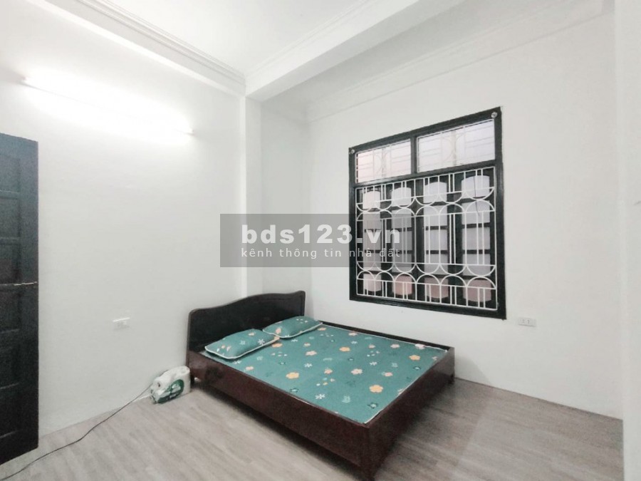 Nhà đẹp Thành Thái, Phường 12, Quận 10, Ngang 4m, giá 5 tỷ còn thương lượng.