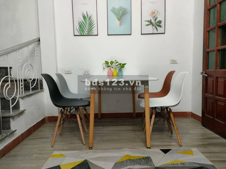 Nhà đẹp Thành Thái, Phường 12, Quận 10, Ngang 4m, giá 5 tỷ còn thương lượng.