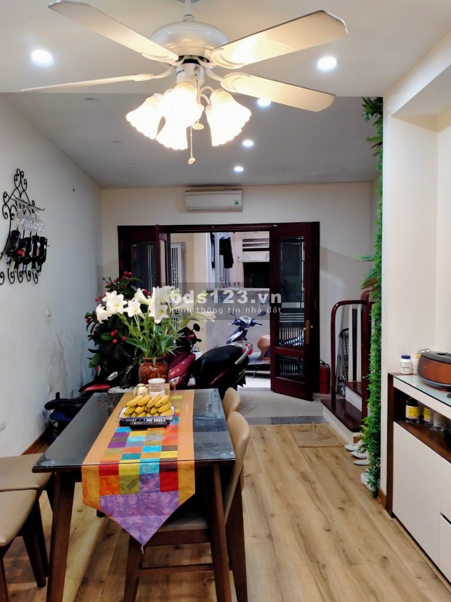 Bán nhà phố bồ đề 57M2*5T tặng hết Nội thất, Lô góc, Ô tô đỗ cổng. gần Hồ