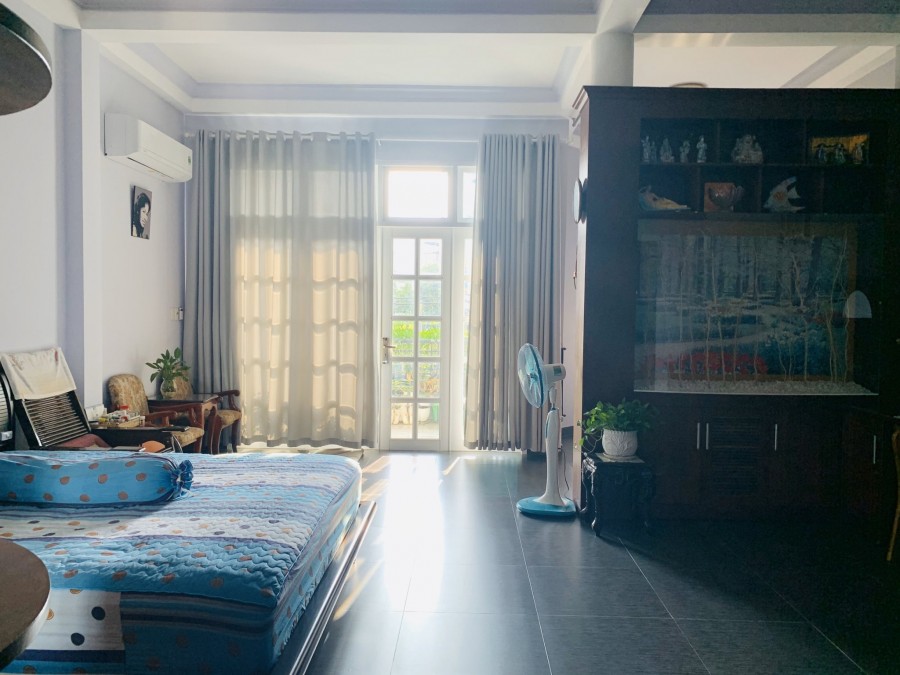 Bán nhà hẻm xe hơi Phổ Quang 5 lầu đang cho thuê 28 căn hộ dịch vụ