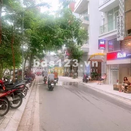 Bán nhà mặt phố Nhật Chiêu, 5 tầng Kinh doanh siêu sầm uất, DT 80m2 x 5 tầng, giá 39.5 tỷ. LH 0966286718