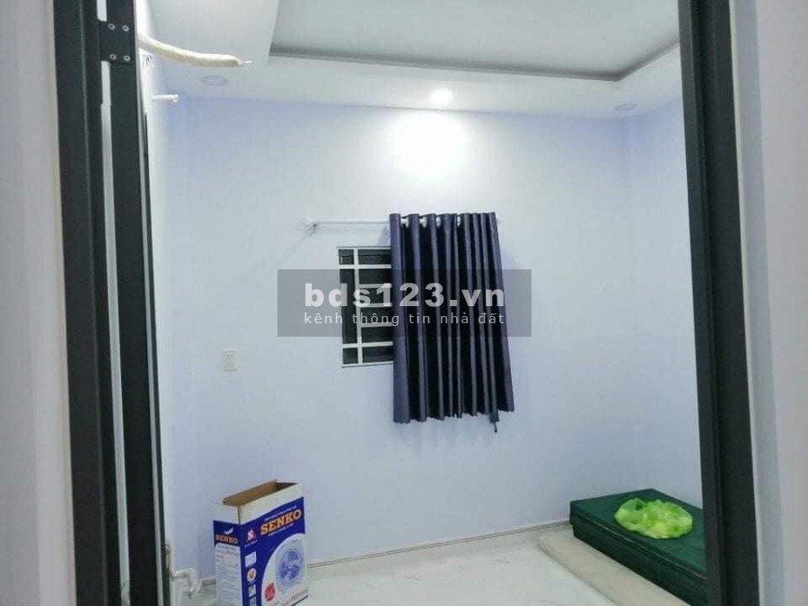 Bán gấp nhà mặt tiền kinh doanh gần sân Gofl Tân Bình, dt 35m2, 5.3 tỷ, còn thương lượng