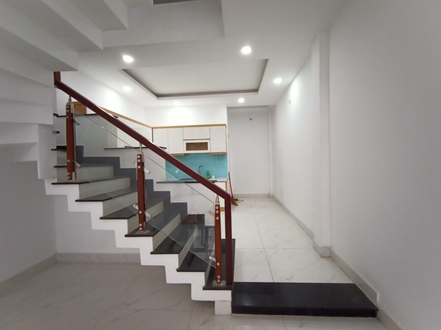 Bán nhà Lý Thường Kiệt 4*8m, hẻm ô tô đỗ cửa, giá 3,7 tỷ