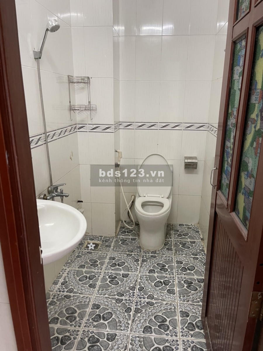 Nhà Tân Sơn Nhì, 4x20(m), 2 lầu, sân thượng, giá 16TR