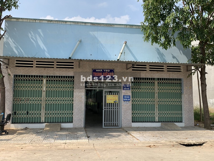 cần bán 300m2 đất và dãy trọ gần khu công nghiệp