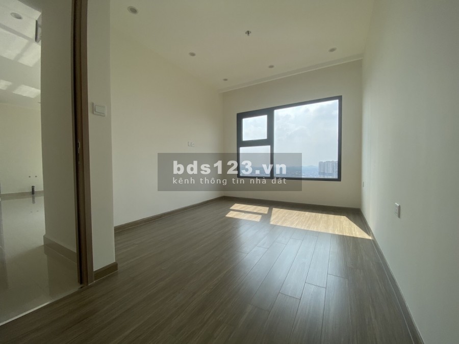 Bán gấp cắt lỗ 100tr căn 3 PN 80,5m2 bên S3 giá 2.830 tỷ tại Vinhomes Smart City . Liên hệ:0393425188