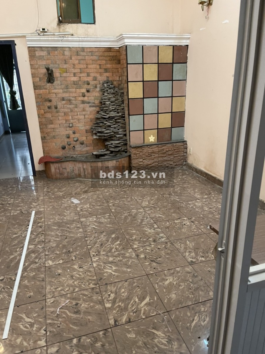 Nhà Tân Sơn Nhì, 4x20(m), 2 lầu, sân thượng, giá 16TR