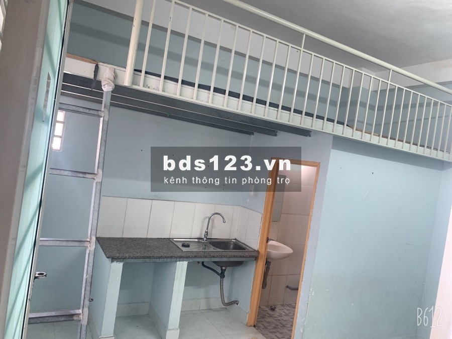 Cho thuê phòng 20m2 có gác, cửa sổ lớn Xvnt, p.21 Q.Bình Thạnh. Kế bên Q1