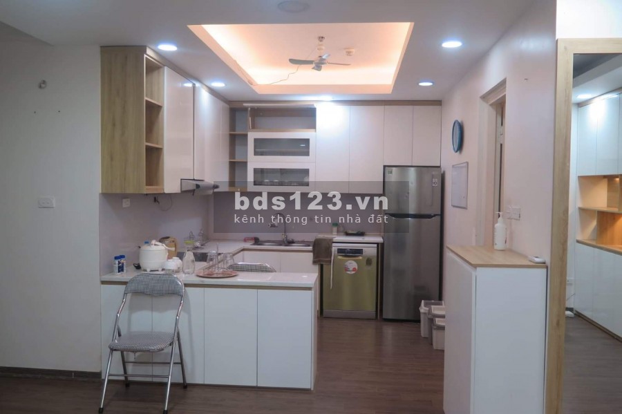 Cho thuê gấp căn hộ ở B4 Phạm Ngọc Thạch, 2PN đủ đồ 12tr/tháng LH 0327582785