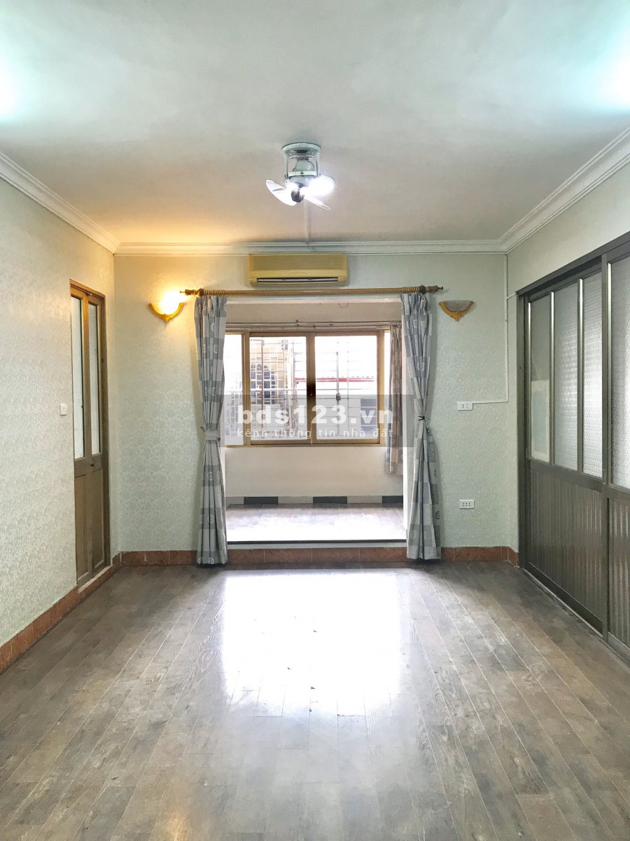 Chính chủ bán căn hộ tập thể ngõ 1 Khâm Thiên, Đống Đa. Giá 1.5 tỷ, 56 m2