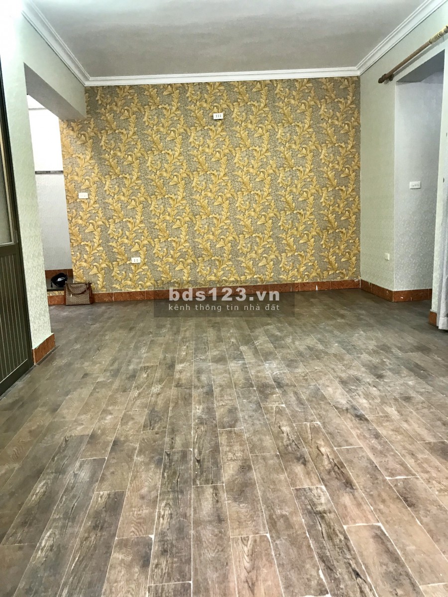 Chính chủ bán căn hộ tập thể ngõ 1 Khâm Thiên, Đống Đa. Giá 1.5 tỷ, 56 m2