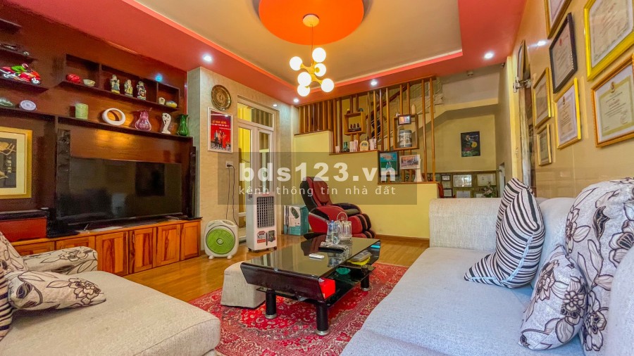 Bán Nhà 3 tầng mặt Tiền, Lý Tự Trọng, Tp Huế