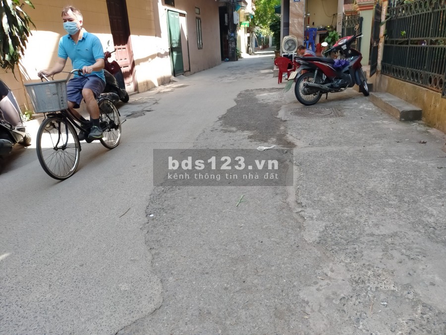 Bán nhà, Đẹp ở ngay, ô tô cách 10m, 25m2, hơn 2 tỷ.
