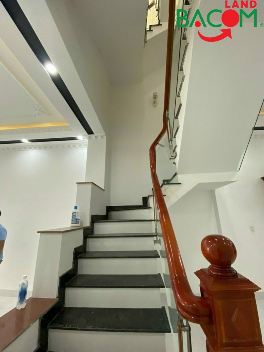 Dễ dàng sở hữu Nhà mới đẹp 1 trệt 2 lầu Hoá An, gần công ty Pouchen, SHR thổ cư, đường xe hơi quay đầu