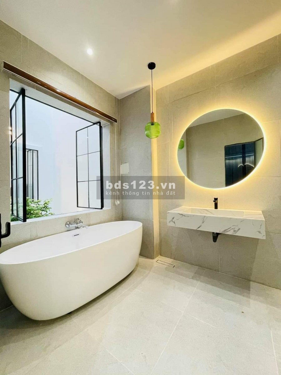 Cần bán nhà mặt phố QL1K, liền kề Thủ Đức, TPHCM