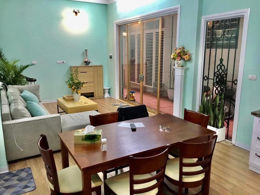 Nhà Nguyễn Văn Cừ thông Ngọc Lâm, dt 36m 4t mt 7,8m, an sinh đỉnh, ô tô đỗ cổng, nhỉnh 3 tỷ