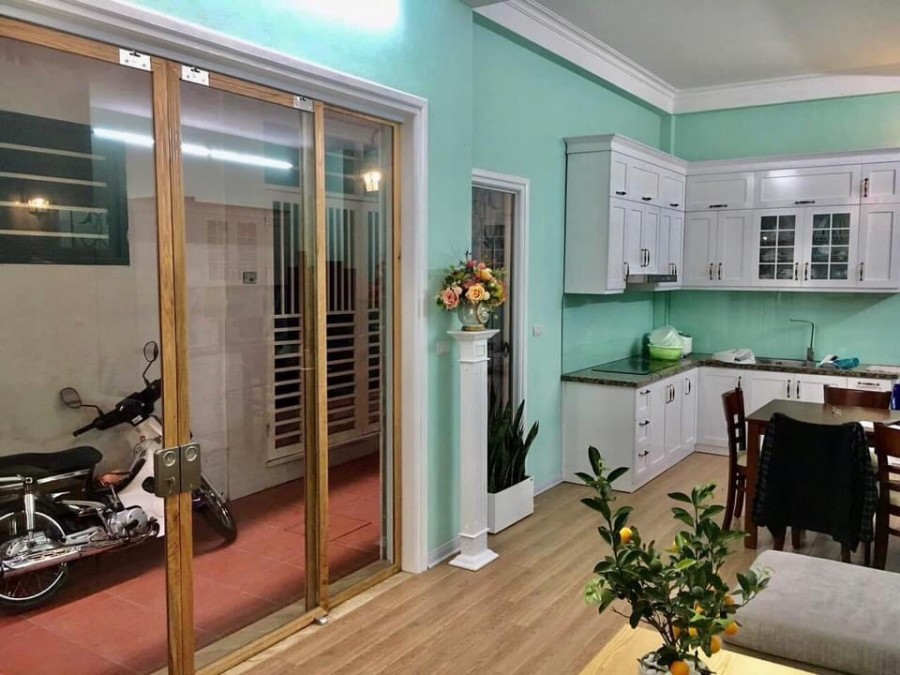 Nhà Nguyễn Văn Cừ thông Ngọc Lâm, dt 36m 4t mt 7,8m, an sinh đỉnh, ô tô đỗ cổng, nhỉnh 3 tỷ