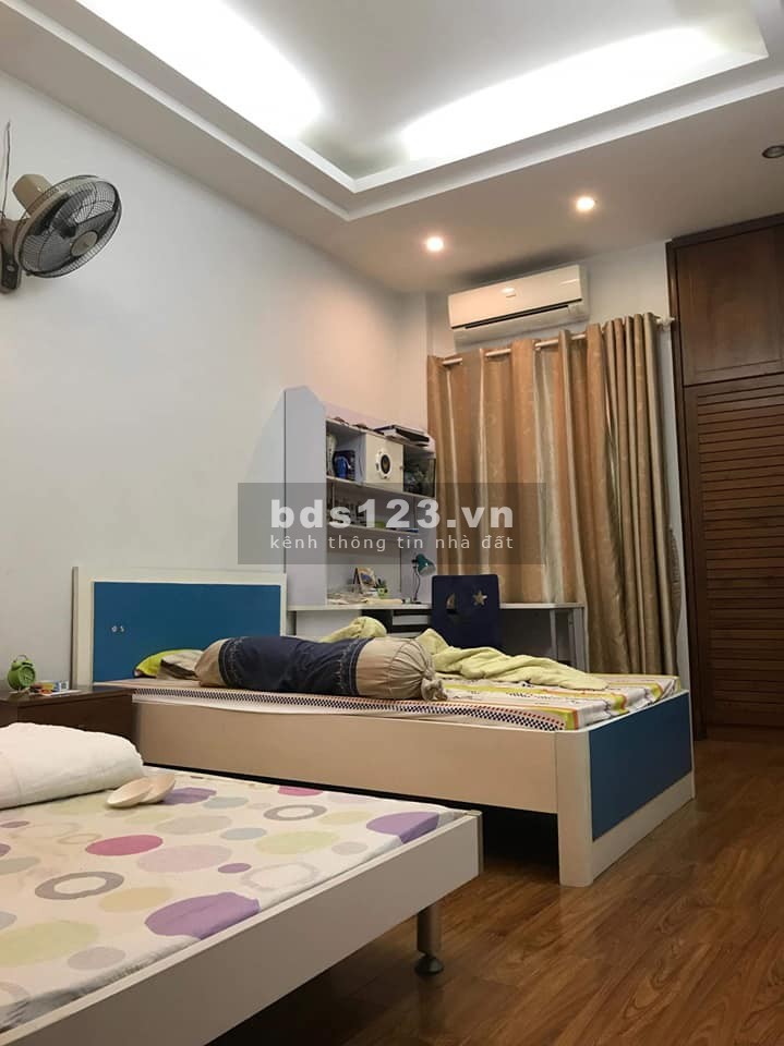 Bán nhà, Tô Hiệu, Vỉa hè mỗi bên 2m, dt 50m2, giá 11.2 tỷ