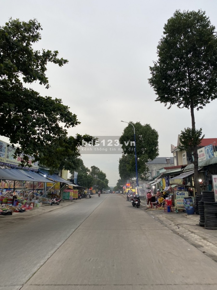 Tôi cần bán nền đất ở bến cát, khu đô thị và công nghiệp Mỹ Phước 3, sát chợ, liền kề KCN