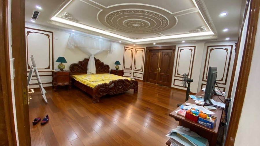 Bán siêu biệt thự quận Cầu Giấy, Hà Nội, DT 300m2 . thiết kế đẳng cấp. Giá 79.99 tỷ.