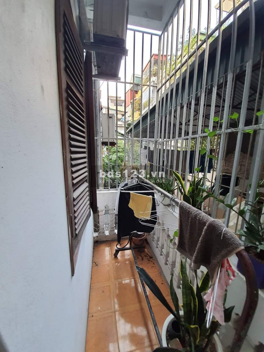 Nhà quận Ba Đình, dt 30m2, ô tô 50m, giá 2.7 tỷ, đầy đủ công năng