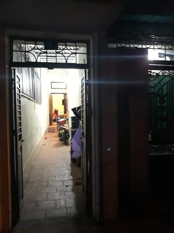 Bán nhà ngõ 236 Khương Đình gần Ngã Tư Sở nhà 4 tầng 60m mặt tiền 5,8m giá chỉ 3,8 tỷ, ô tô đỗ cửa