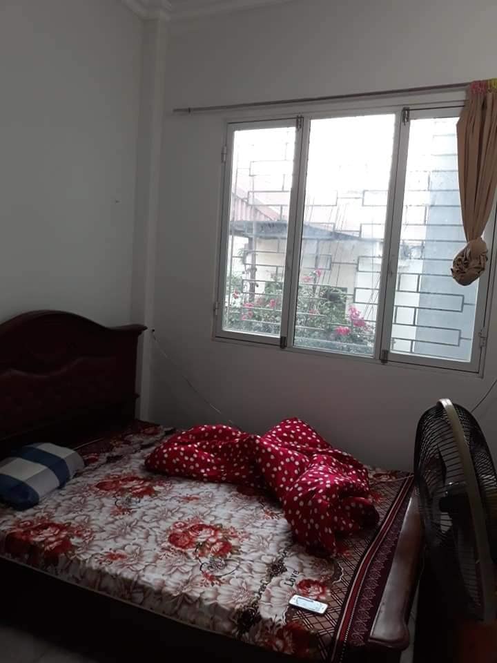 Bán nhà ngõ 236 Khương Đình gần Ngã Tư Sở nhà 4 tầng 60m mặt tiền 5,8m giá chỉ 3,8 tỷ, ô tô đỗ cửa