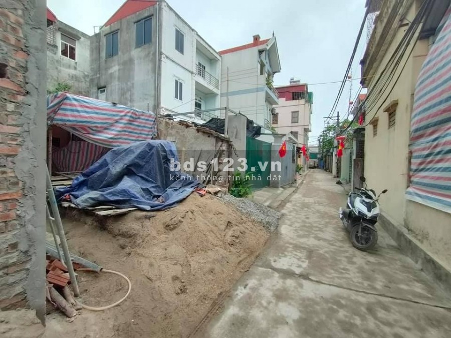 Bán Đất Gia Thượng - Long Biên, 60m2, 2,4 tỷ- Đất vàng khu vực đang phát triển