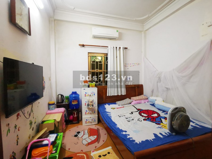 Bán Nhà Tân Triều . 35m² , 5 tầng , 4 PN ,Ngõ thông thẳng tắp,cách đường oto 10m, 3,35tỷ