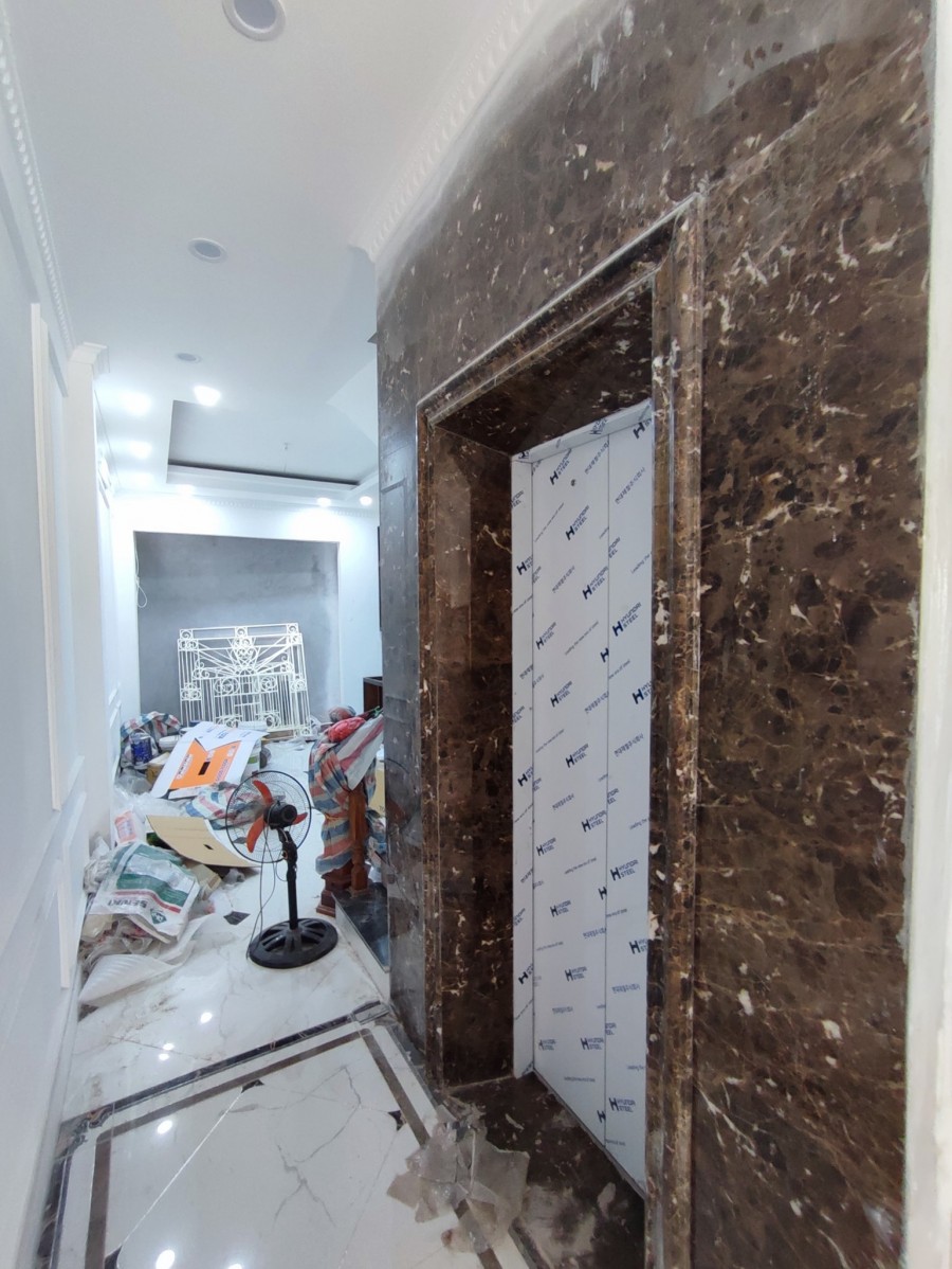 Bán Nhà Vương Thừa Vũ 55m2, 6 Tầng Thang Máy, Cách Phố 10m, Ô Tô Tránh, KD, Nhà Mới