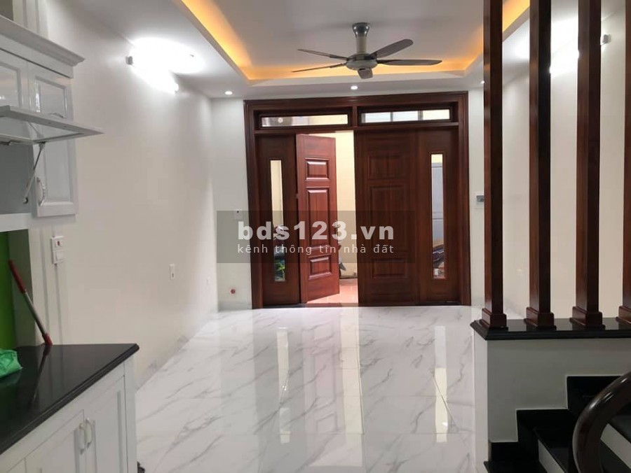 Bán nhà phố 5 tầng phố Tư Đình, Long Biên, ô tô tránh 15m, ở luôn, ảnh thật, dt 32m2, nhỉnh 3 tỷ