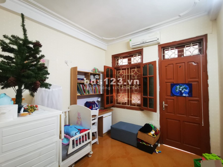 Bán Nhà Tân Triều . 35m² , 5 tầng , 4 PN ,Ngõ thông thẳng tắp,cách đường oto 10m, 3,35tỷ