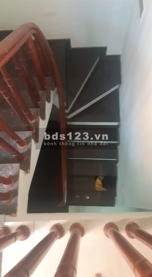 Bán nhà phố Lý Thường Kiệt Quận Hoàn Kiếm, dt 55m2, 5 tầng, thang máy, lô góc, 3 mặt thoáng