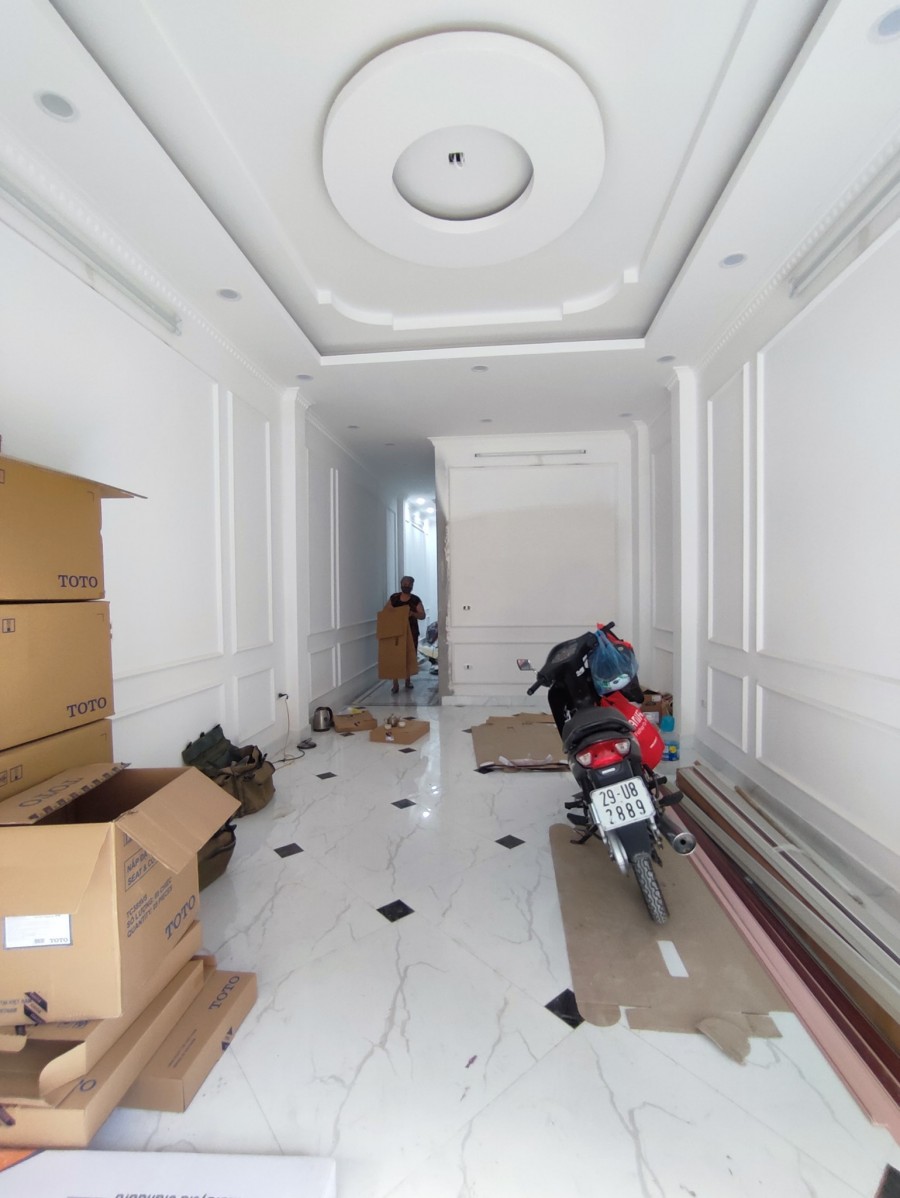 Bán Nhà Vương Thừa Vũ 55m2, 6 Tầng Thang Máy, Cách Phố 10m, Ô Tô Tránh, KD, Nhà Mới